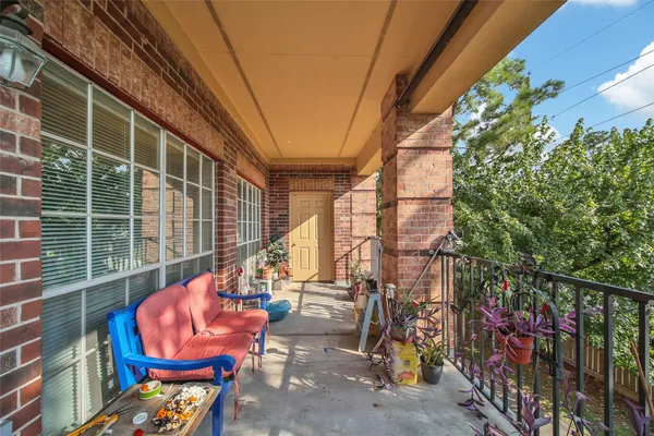 $250,000 | 2815 Kings Crossing Drive, Unit 214, Kingwood, TX 77345