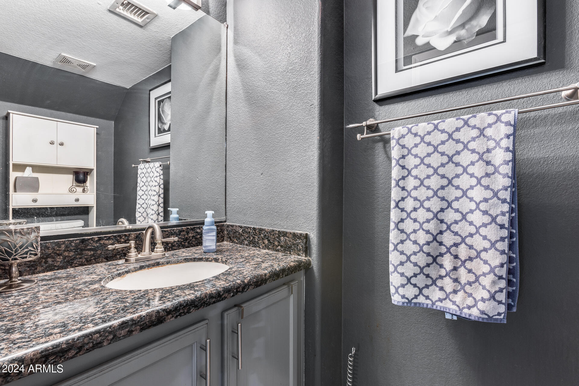 8217 West Hatcher Road Peoria, AZ 85345 - Photo 23 of 51
