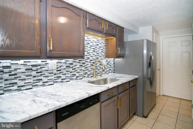 $179,900 | 93 Kenwood Drive, Sicklerville, NJ 08081