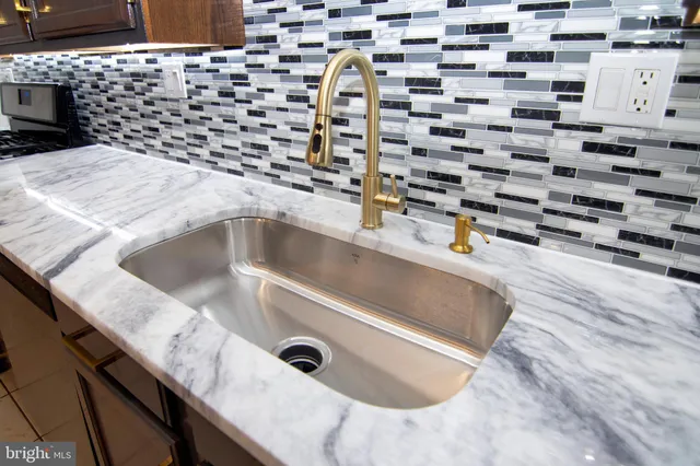 $179,900 | 93 Kenwood Drive, Sicklerville, NJ 08081