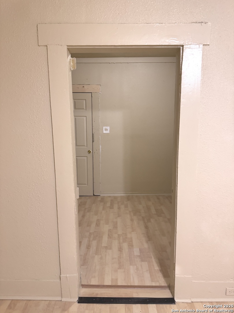 211 Blanco Road San Antonio, TX 78212 - Photo 15 of 34 a view of door