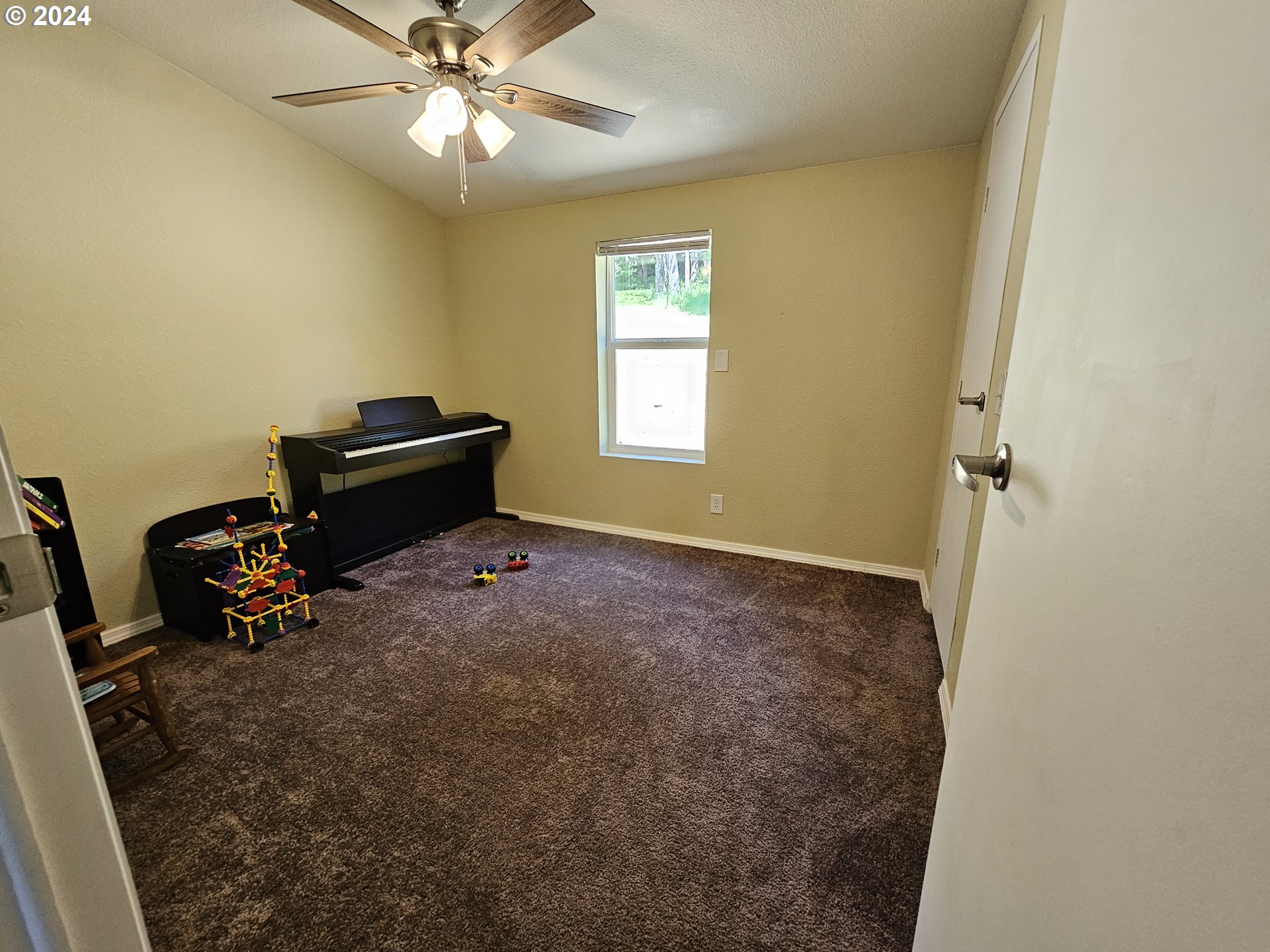 535 Brad Road Oakland, OR 97462 - Photo 9 of 20 Gallery Image 9