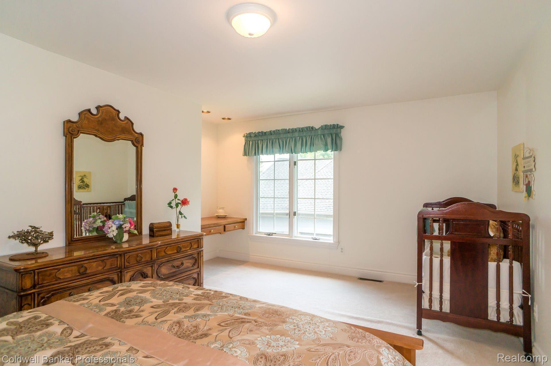 3564 Walnut Brook Drive Rochester, MI 48309 - Photo 35 of 47 31.jpg