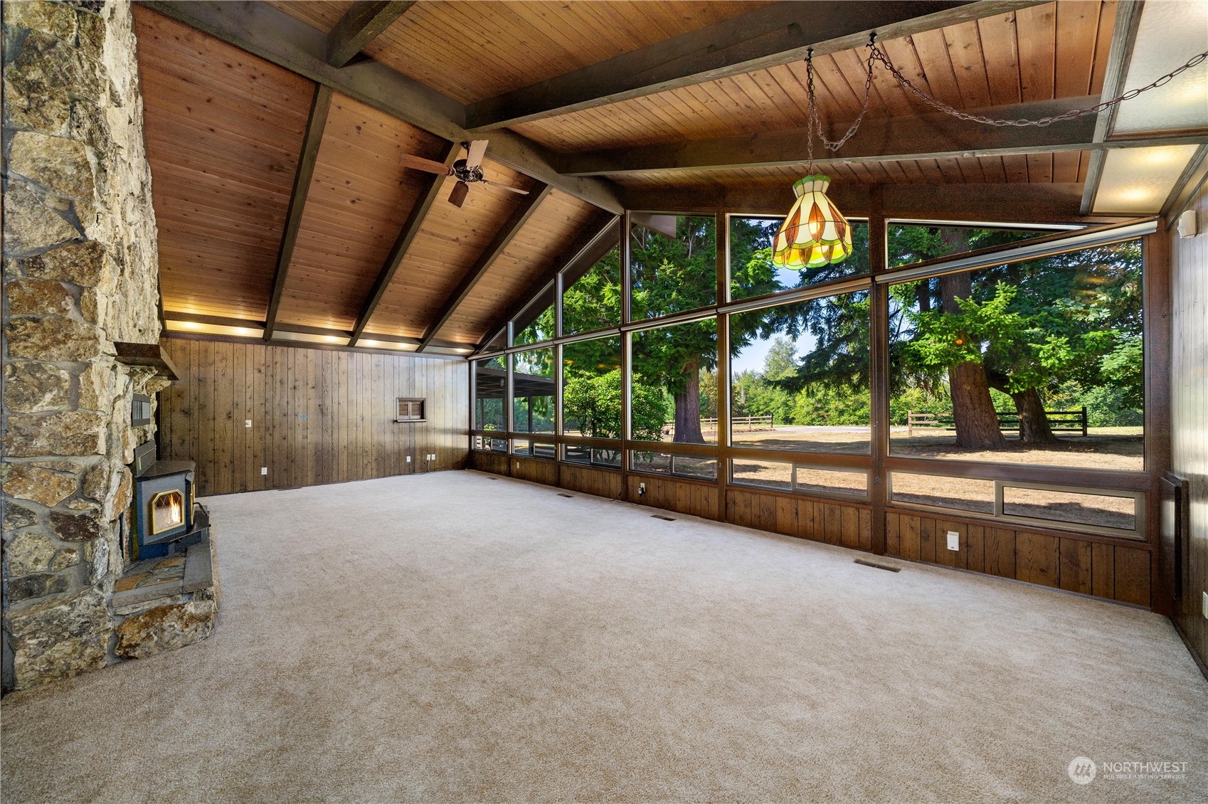 2435 McHugh Avenue Enumclaw, WA 98022 - Photo 5 of 35 a view of a garage with wooden floor