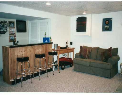 82 Fenway Road Pittsburgh, PA 15209 - Photo 7 of 8 Den/Family/Great Room.