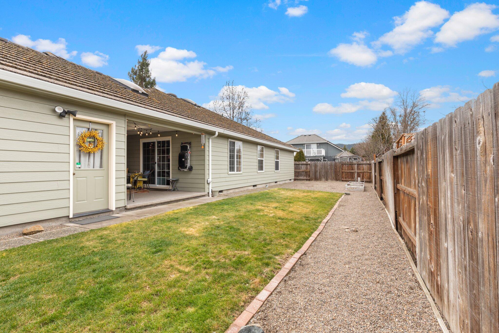 776 Mallory Court Central Point, OR 97502 - Photo 25 of 28 27-web-or-mls-WCIL0138