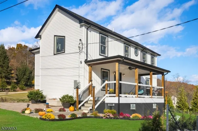 a front view of house with yard