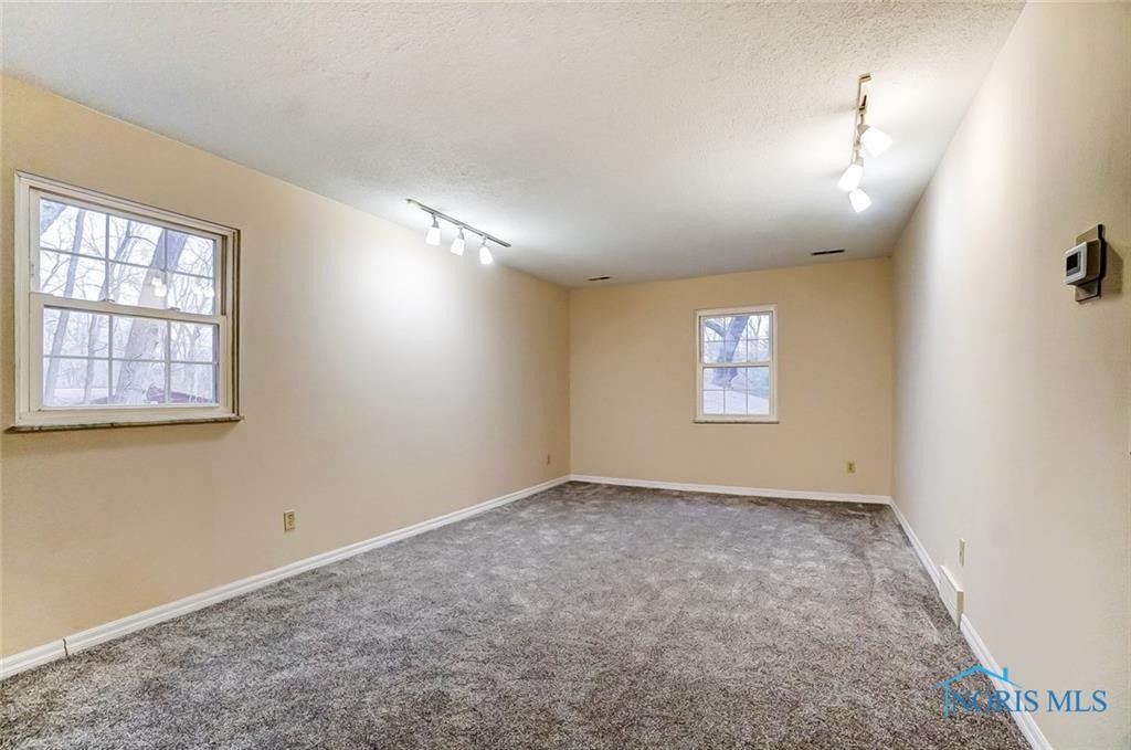 2101 King Road Toledo, OH 43617 - Photo 20 of 36 Gallery Image 20