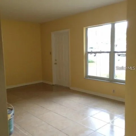 $1,395 | 720 East Spruce Street, Tarpon Springs, FL 34689