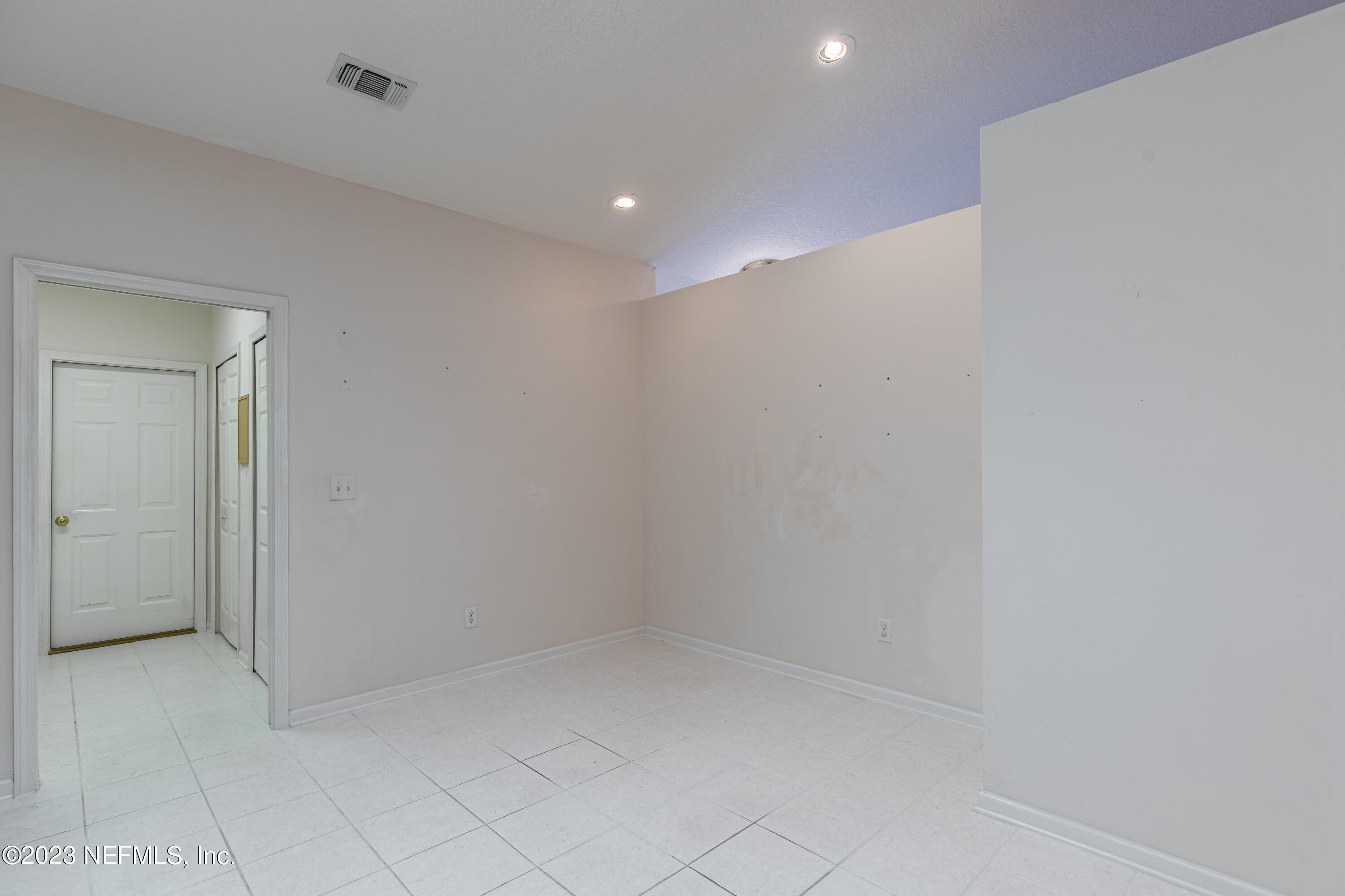 3125 Ravines Road Middleburg, FL 32068 - Photo 14 of 37 Kitchen eat in area