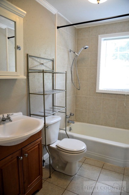 1240 Deep Ford Road Lansing, NC 28643 - Photo 8 of 11