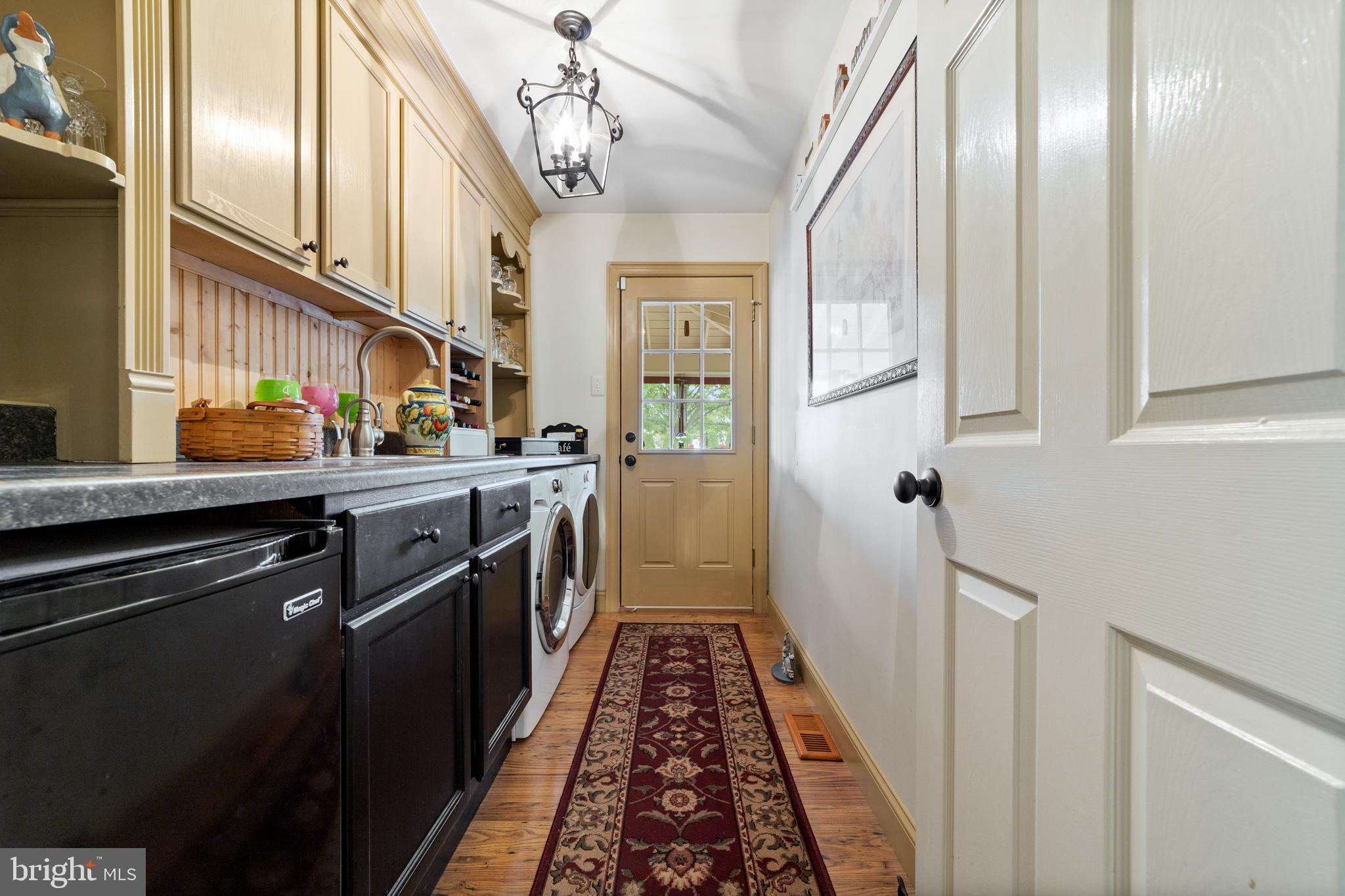 368 Flint Road Langhorne, PA 19047 - Photo 10 of 32 Laundry Room/Butler Pantry