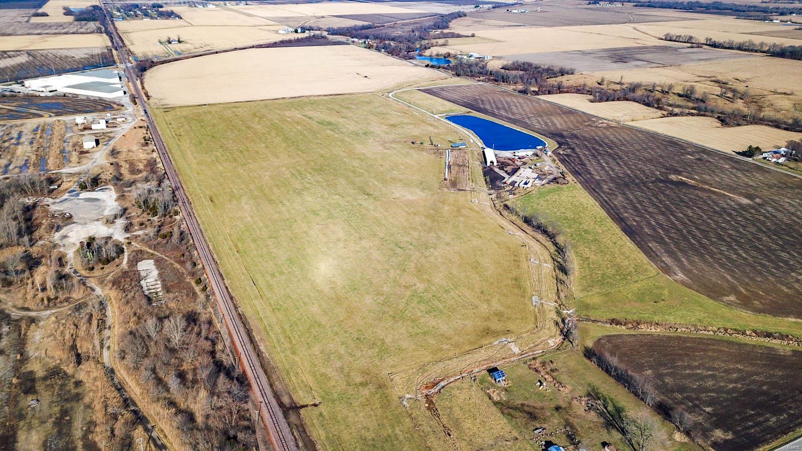 9517 Henderson Road Gillespie, IL 62033 - Photo 12 of 60