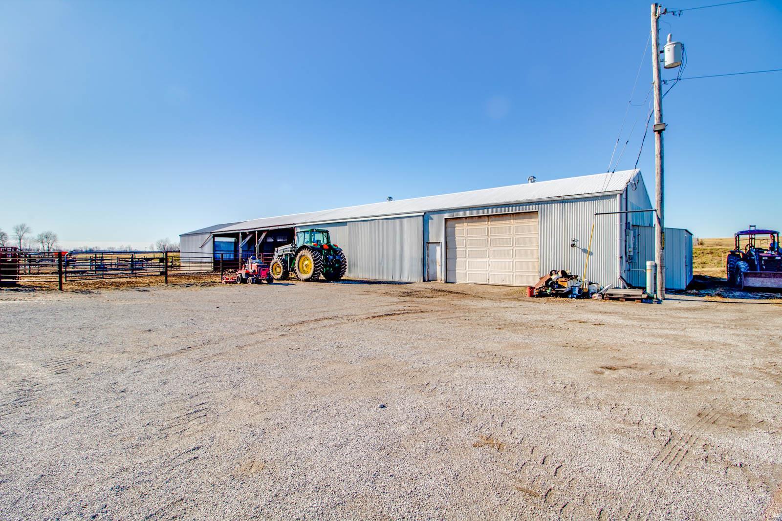 9517 Henderson Road Gillespie, IL 62033 - Photo 28 of 60