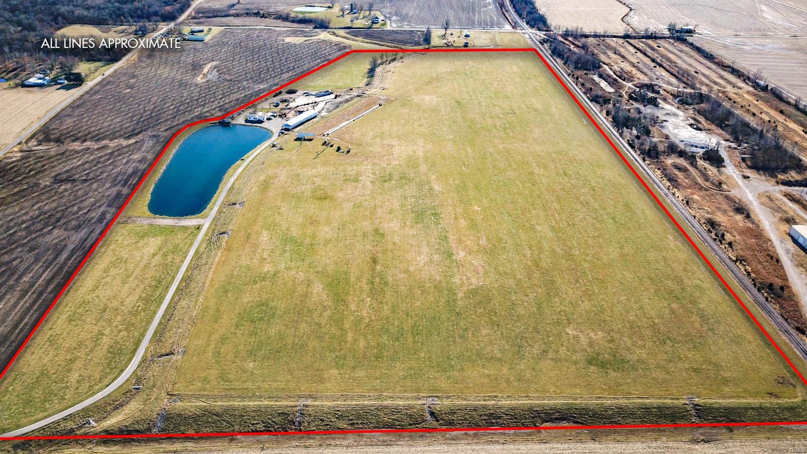 9517 Henderson Road Gillespie, IL 62033 - Photo 9 of 60