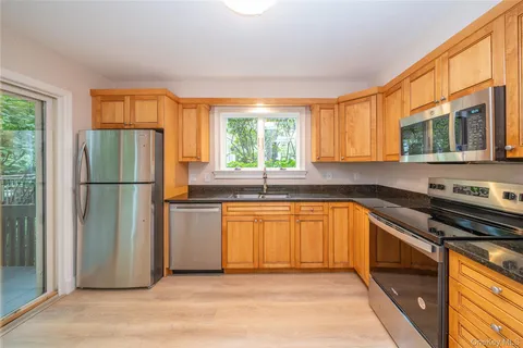 $799,000 | 5 Grove Mews, Chappaqua, NY 10514