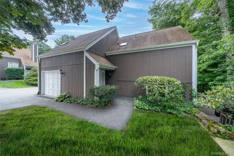 $799,000 | 5 Grove Mews, Chappaqua, NY 10514