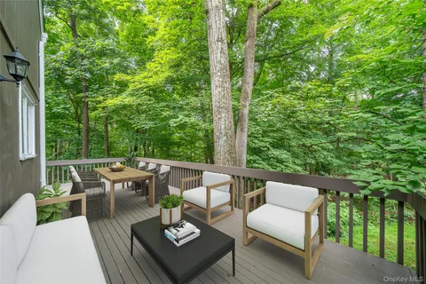 $799,000 | 5 Grove Mews, Chappaqua, NY 10514