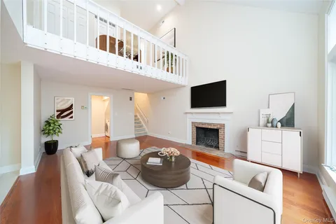 $799,000 | 5 Grove Mews, Chappaqua, NY 10514