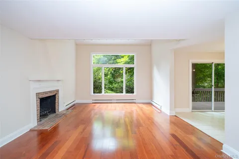 $799,000 | 5 Grove Mews, Chappaqua, NY 10514