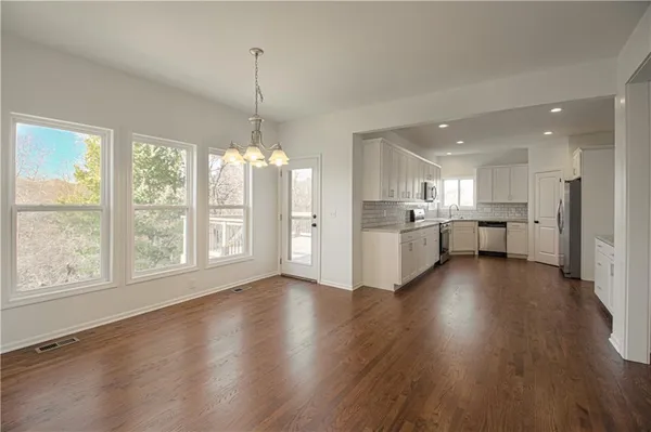 $525,000 | 10224 North Willow Avenue, Kansas City, MO 64157