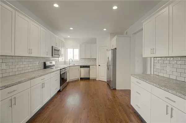 $525,000 | 10224 North Willow Avenue, Kansas City, MO 64157