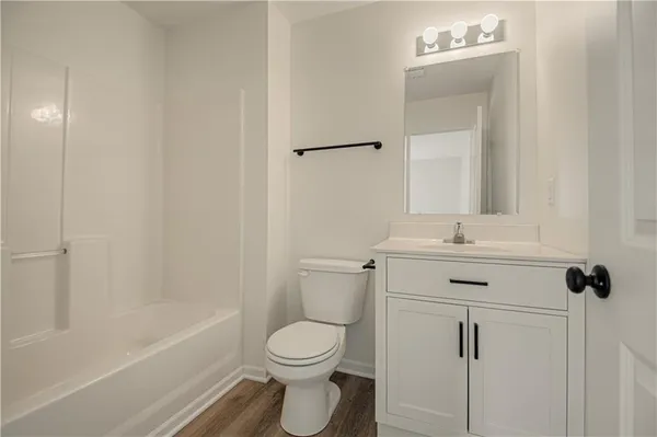$525,000 | 10224 North Willow Avenue, Kansas City, MO 64157