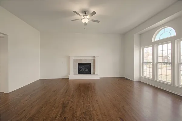 $525,000 | 10224 North Willow Avenue, Kansas City, MO 64157
