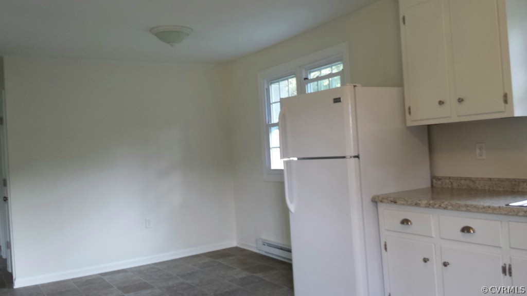 689 Sheppards Road Farmville, VA 23901 - Photo 3 of 16 a view of a kitchen with electric appliances