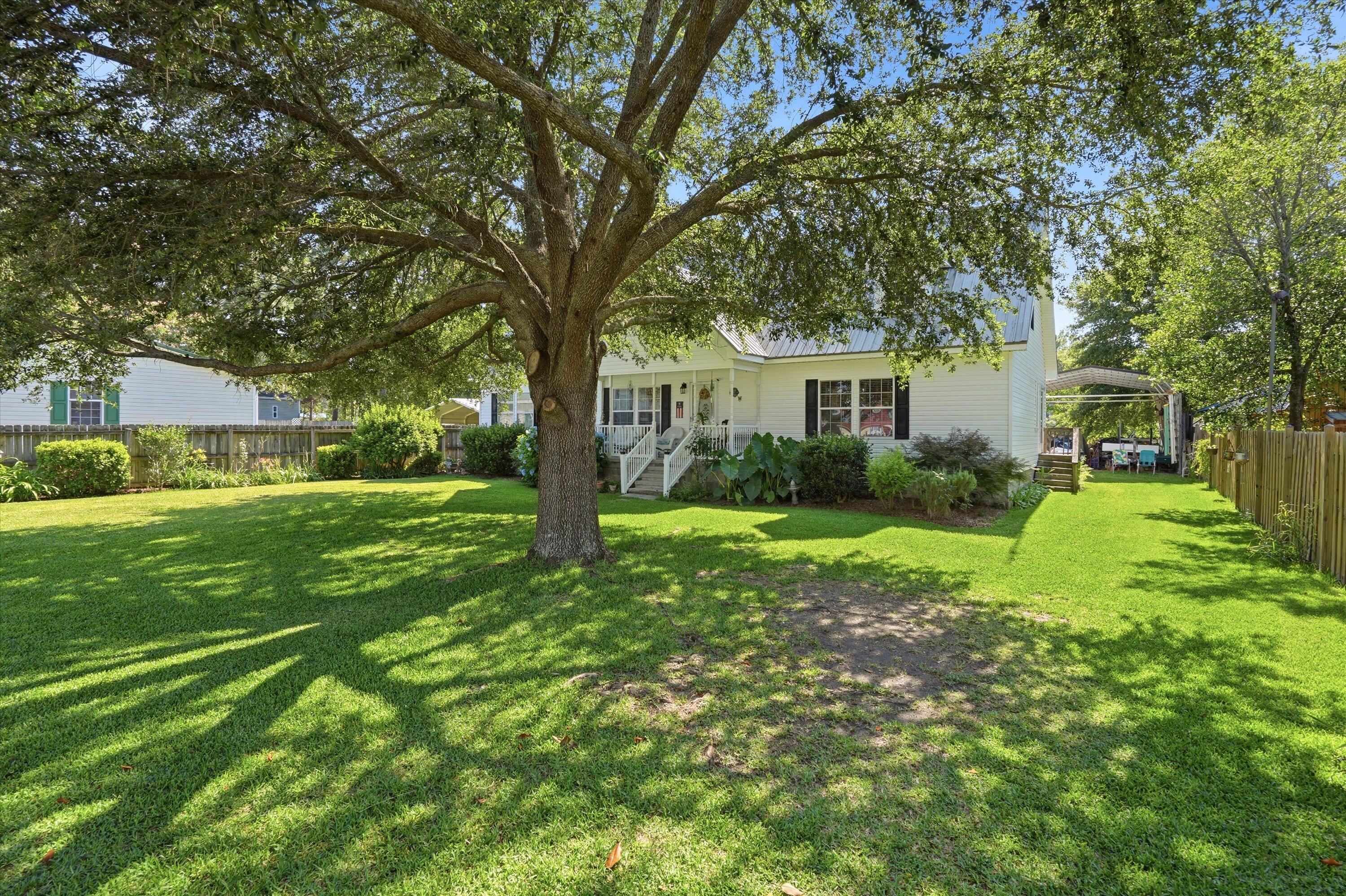 116 Sparrow Street Bonneau, SC 29431 - Photo 4 of 65