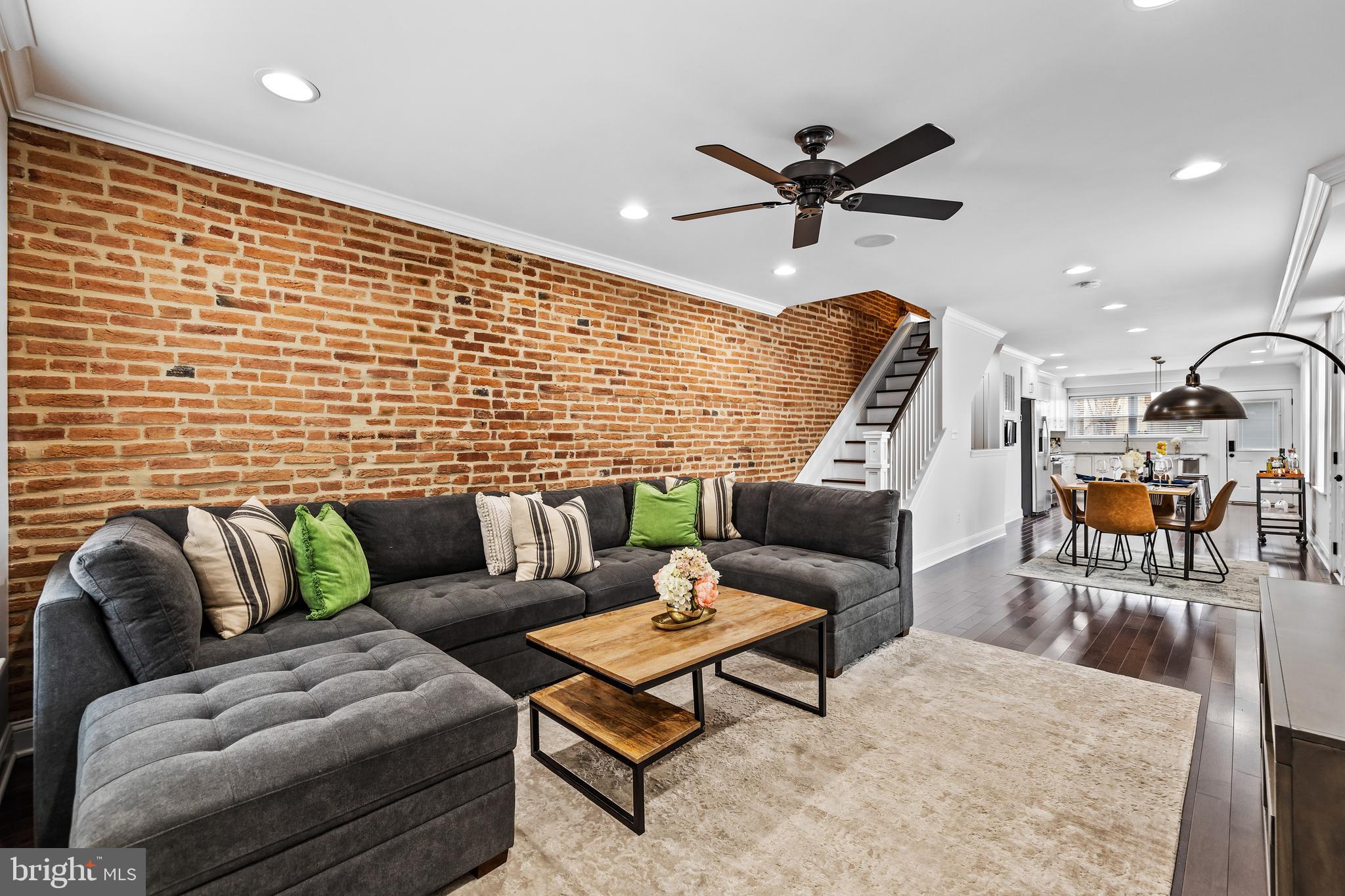 1637 Clarkson Street Baltimore, MD 21230 - Photo 2 of 46 Living room