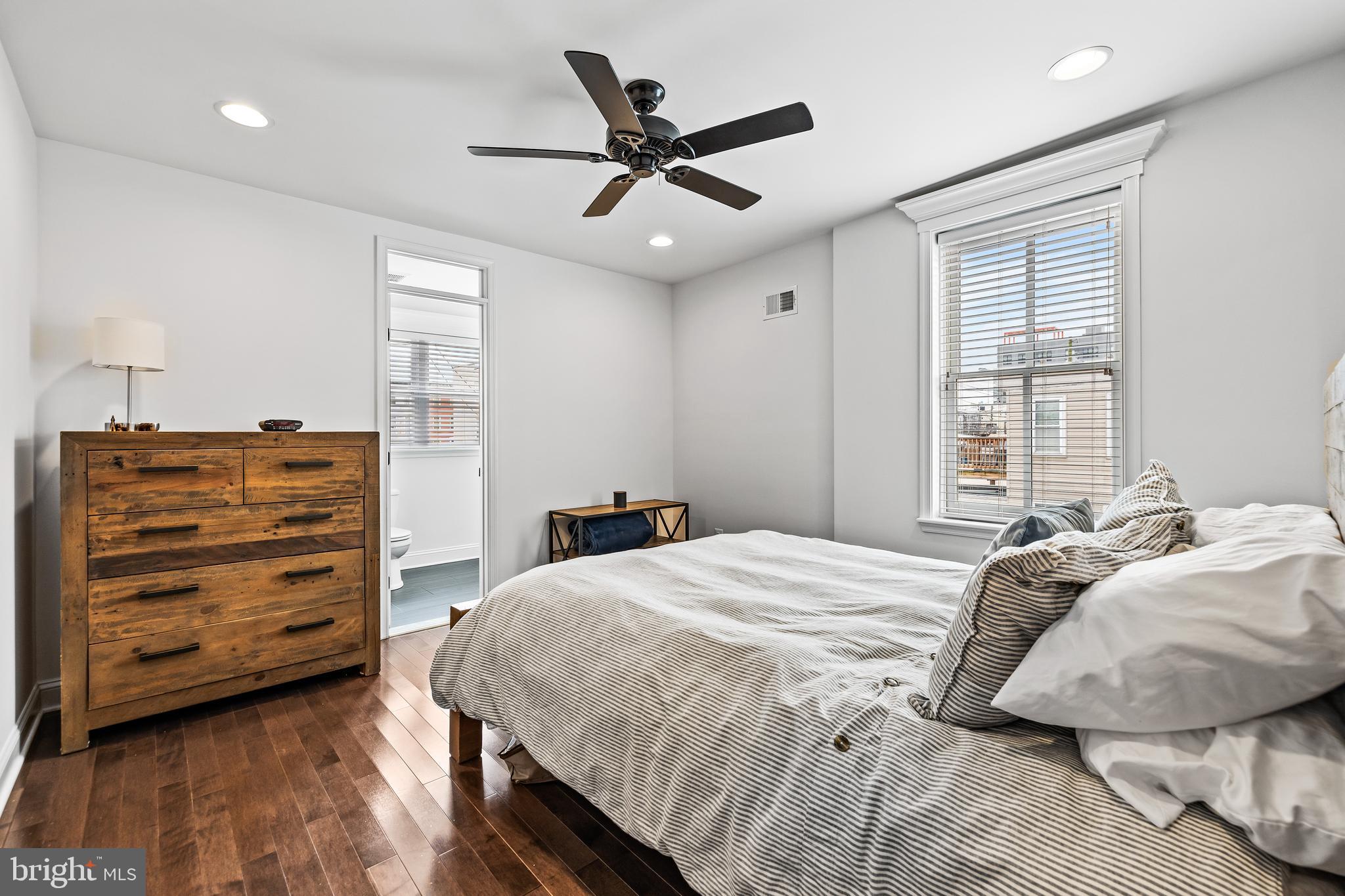1637 Clarkson Street Baltimore, MD 21230 - Photo 21 of 46 Primary bedroom