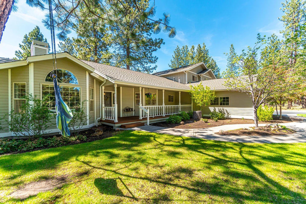 60093 West Ridgeview Drive Bend, OR 97702 - Photo 6 of 52 5