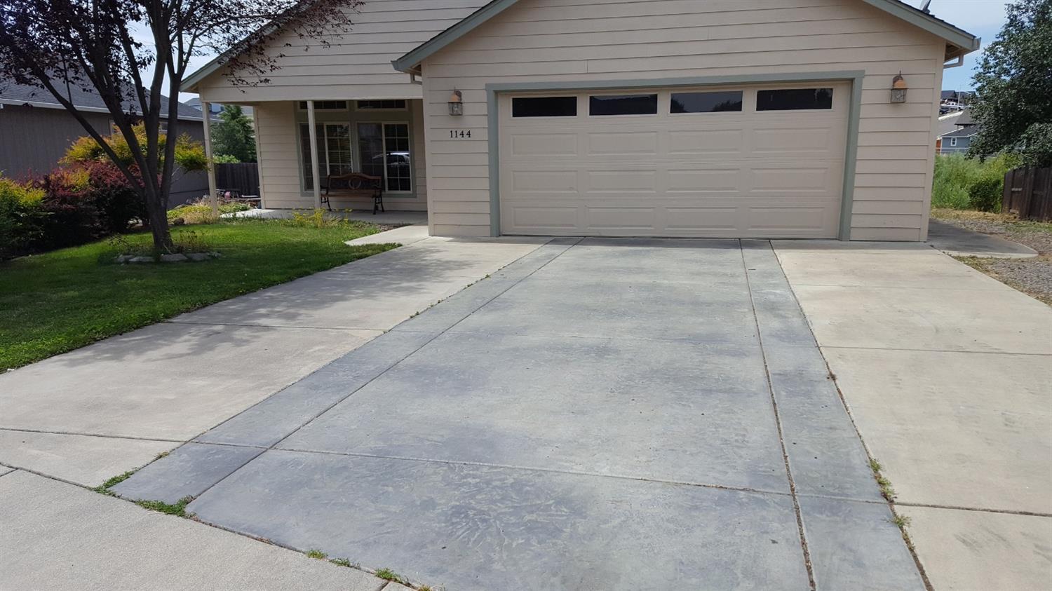 1144 Highlands Drive Eagle Point, OR 97524 - Photo 2 of 35 Additional Photo