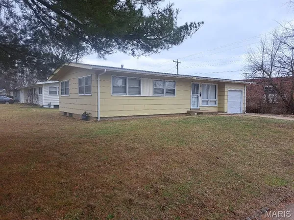 $125,000 | 3100 Canfield Drive, Ferguson, MO 63136