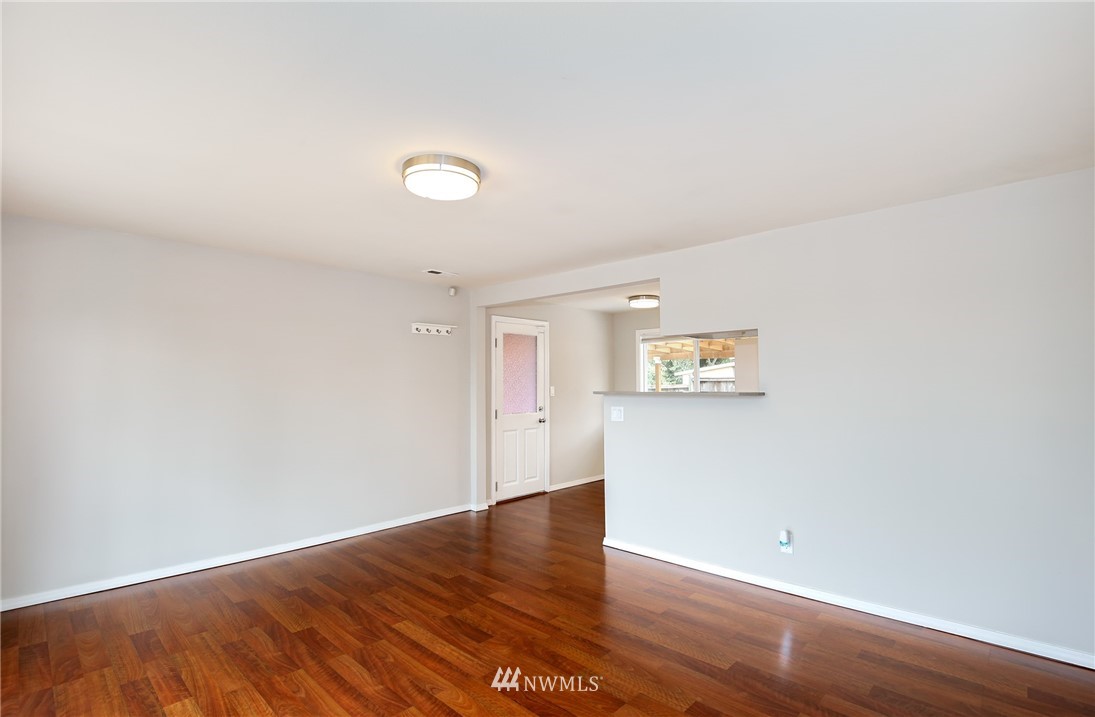 3304 Northeast 6th Street Renton, WA 98056 - Photo 4 of 17