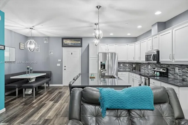 $535,000 | 4126 Cascada Circle, Cooper City, FL 33024