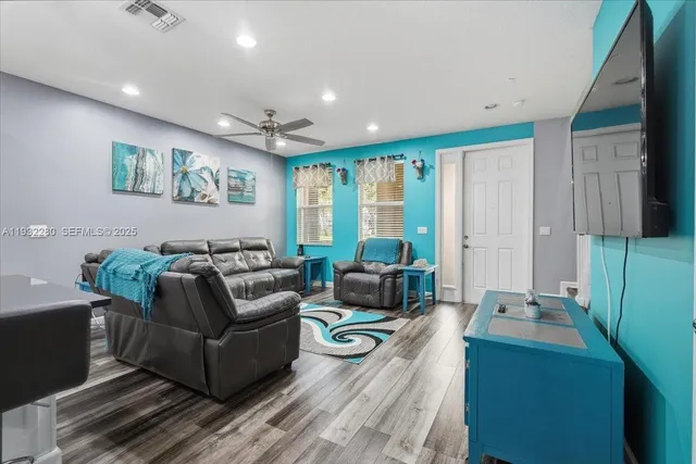 $535,000 | 4126 Cascada Circle, Cooper City, FL 33024