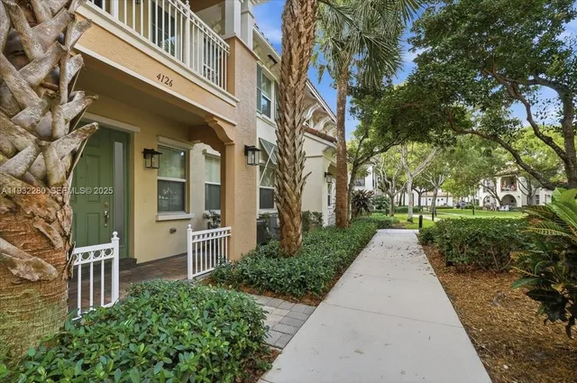$535,000 | 4126 Cascada Circle, Cooper City, FL 33024