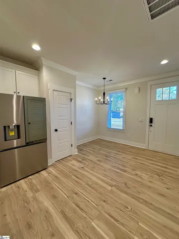 $389,900 | 9 Hawthorne Lane, Unit 103, Greenville, SC 29605