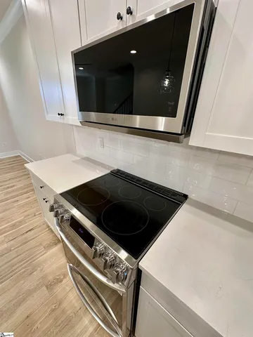 $389,900 | 9 Hawthorne Lane, Unit 103, Greenville, SC 29605