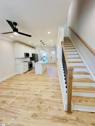 $389,900 | 9 Hawthorne Lane, Unit 103, Greenville, SC 29605