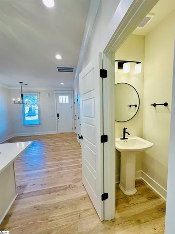 $389,900 | 9 Hawthorne Lane, Unit 103, Greenville, SC 29605