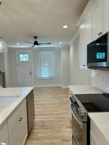 $389,900 | 9 Hawthorne Lane, Unit 103, Greenville, SC 29605