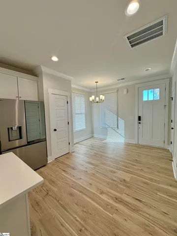 $389,900 | 9 Hawthorne Lane, Unit 103, Greenville, SC 29605