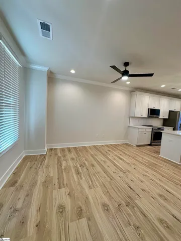 $389,900 | 9 Hawthorne Lane, Unit 103, Greenville, SC 29605