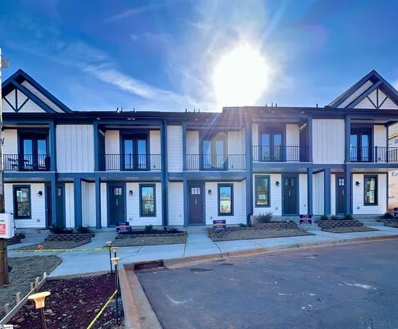 $389,900 | 9 Hawthorne Lane, Unit 103, Greenville, SC 29605