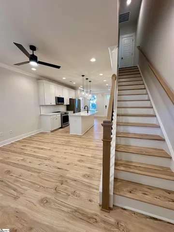 $389,900 | 9 Hawthorne Lane, Unit 103, Greenville, SC 29605