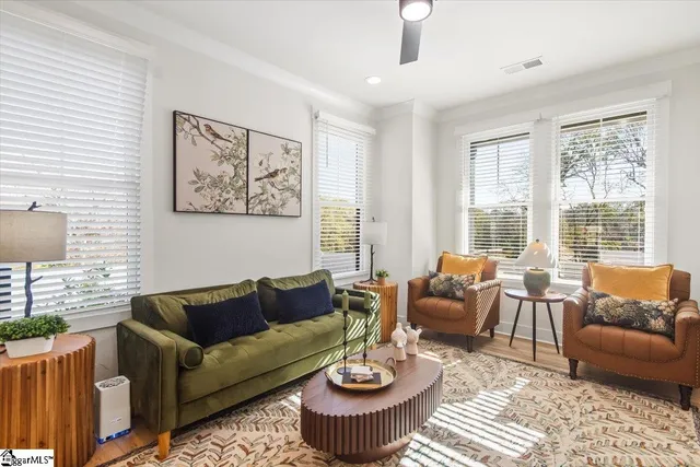 $389,900 | 9 Hawthorne Lane, Unit 103, Greenville, SC 29605