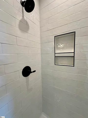 $389,900 | 9 Hawthorne Lane, Unit 103, Greenville, SC 29605